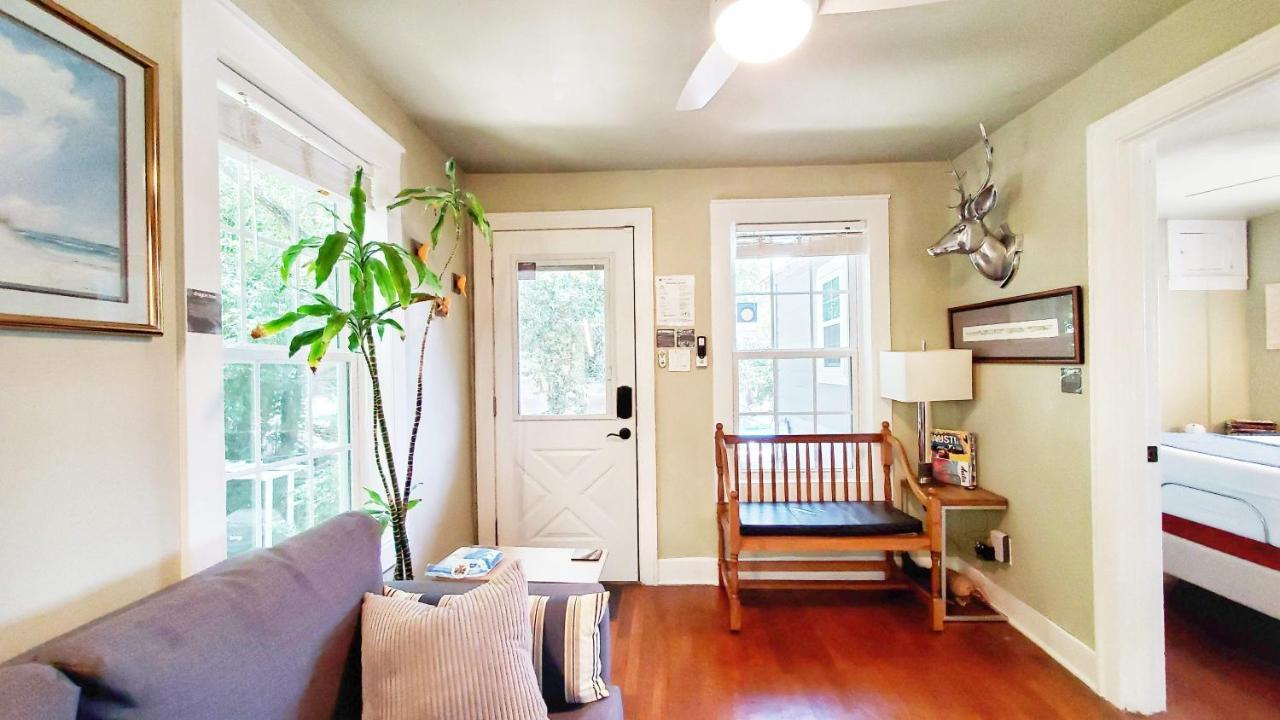 Ut Moody Center Downtown Eco Pecan Tree House Free Wifi Parking Quiet Office Austin Exteriör bild